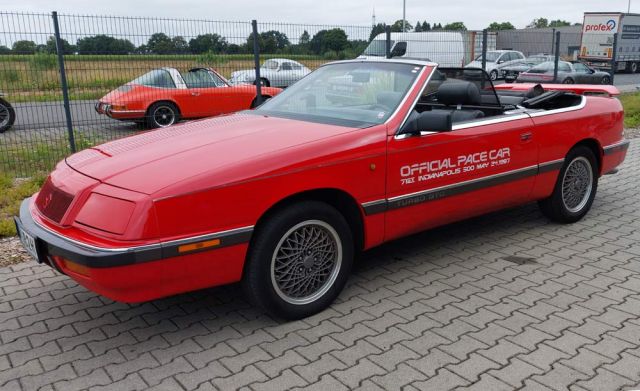 Chrysler LeBaron Convertible, Baujahr 1987 - Indianapolis 500 pace car edition, limitiert auf 1.000 Exemplare - 'Turbo II' Dodge Daytona Shelby Z Maschine mit 174 PS Chrysler LeBaron Convertible, Baujahr 1987 - Indianapolis 500 pace car edition, limitiert auf 1.000 Exemplare - 'Turbo II' Dodge Daytona Shelby Z Maschine mit 174 PS