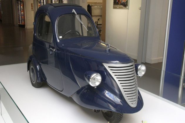 Das DAF-Museum in Eindhoven - der DAF Prototyp 'die fahrende Regenjacke' des Baujahres 1943 mit 125 ccm DKW Zweitaktmotor