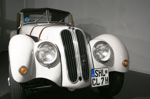 BMW 328 Roadster, 2-Liter-Sechszylinder mit 80 PS - Bauzeit 1937 bis 1939 - Fahrzeugmuseum Suhl