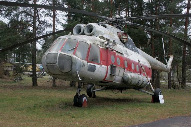 Luftfahrtmuseum Finowfurt - MIL Mi-8T der Interflug, eingesetzt als Kranhubschrauber Luftfahrtmuseum Finowfurt - MIL Mi-8T der Interflug, eingesetzt als Kranhubschrauber