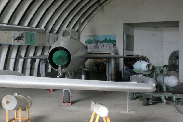 Luftfahrtmuseum Finowfurt - Mikojan-Gurewitsch MiG-21, sowjetischer Abfangjäger, Bauzeit 1958 bis 1975 Luftfahrtmuseum Finowfurt - Mikojan-Gurewitsch MiG-21, sowjetischer Abfangjäger, Bauzeit 1958 bis 1975