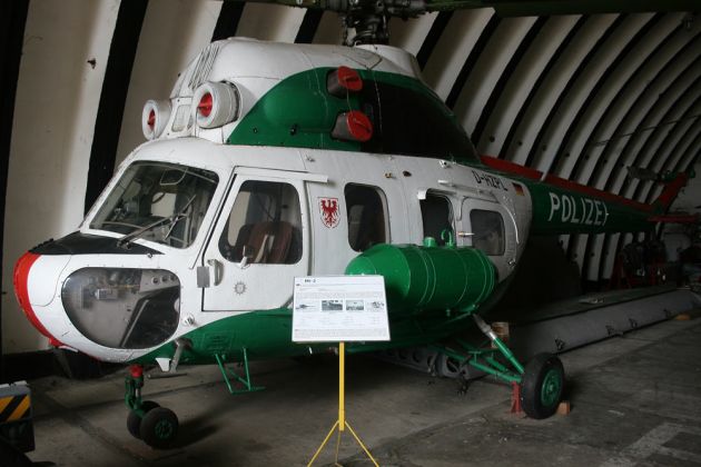 Luftfahrtmuseum Finowfurt - MIL Mi-2, zweimotoriger sowjetischer Mehrzweckhubschrauber, Bauzeit 1966 bis 1998 - zuletzt eingesetzt als Polizei-Hubschrauber, Land Brandenburg Luftfahrtmuseum Finowfurt - MIL Mi-2, zweimotoriger sowjetischer Mehrzweckhubschrauber, Bauzeit 1966 bis 1998 - zuletzt eingesetzt als Polizei-Hubschrauber, Land Brandenburg