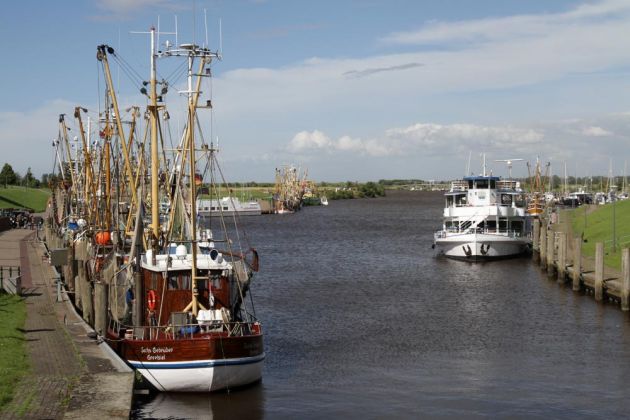 Greetsiel-Krummhörn - Kutter im Greetsieler Fischereihafen Greetsiel-Krummhörn - Kutter im Greetsieler Fischereihafen