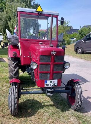 Hanomag R 16 -  Kleintraktor für klein- bis mittelgroße Betriebe, Bauzeit 1950 bis 1958, 16 PS bei 1600/min