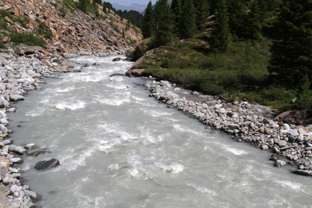 Der Rifflerbach an der Kaunertaler Gletscherstrasse Der Rifflerbach an der Kaunertaler Gletscherstrasse