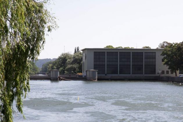 Landshut in Niederbayern - die Isar mit dem Maxwehr Landshut in Niederbayern - die Isar mit dem Maxwehr