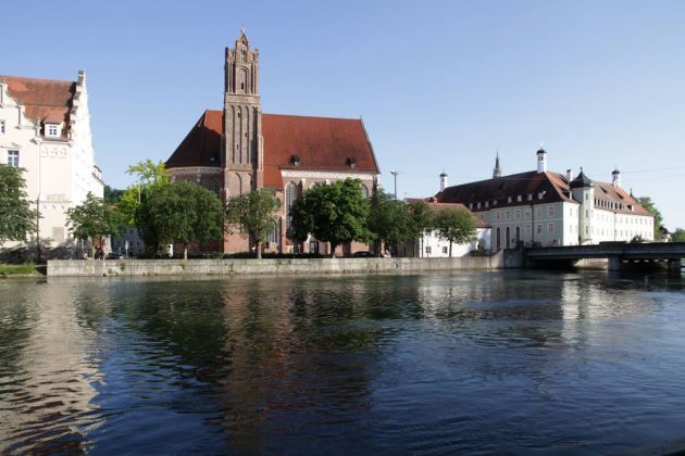 Landshut an der Isar - die Heiliggeistkirche und das Heiliggeist Spital Landshut an der Isar - die Heiliggeistkirche und das Heiliggeist Spital