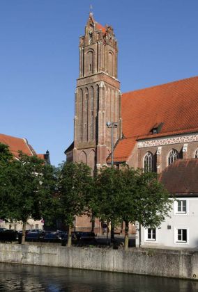 Landshut an der Isar - der Turm der Heiliggeistkirche Landshut an der Isar - der Turm der Heiliggeistkirche