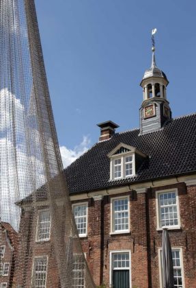 Leer in Ostfriesland - das historische Gebäude der Waage am Waageplatz Leer in Ostfriesland - das historische Gebäude der Waage am Waageplatz