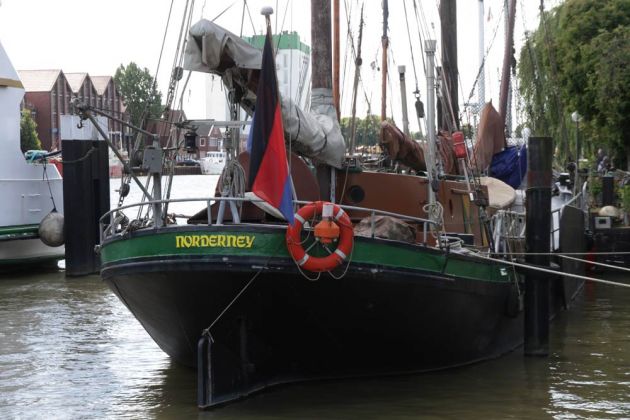 Maritime Impressionen im Museumshafen 'unner d‘ Rathuustoorn' an der Leda in Leer Maritime Impressionen im Museumshafen 'unner d‘ Rathuustoorn' an der Leda in Leer