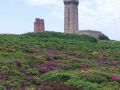 Frankreich, Bretagne - Cap Fréhel in Plévenon, Côtes-d’Armor - der Phare du Cap Fréhel und der alte Leuchtturm Phare Vauban