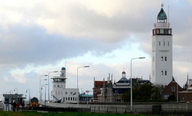 Niederlande, de Vuurtoren van Harlingen - der 21 Meter hohe alte Leuchtturm von Harlingen der Bauzeit 1920 bis 1922 Niederlande, de Vuurtoren van Harlingen - der 21 Meter hohe alte Leuchtturm von Harlingen der Bauzeit 1920 bis 1922