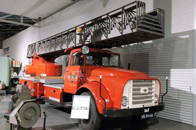 Ein DAF Feuerwehr-Leiterwagen, Baujahr 1962 mit dem DAF V 1600 Chassis: - DAF Museum, Eindhoven, Niederlande Ein DAF Feuerwehr-Leiterwagen, Baujahr 1962 mit dem DAF V 1600 Chassis: - DAF Museum, Eindhoven, Niederlande