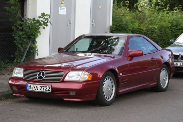 Ein Mercedes-Benz 500 SL Coupé der Bauzeit 1989 bis 2001 der Baureihe R 129 Ein Mercedes-Benz 500 SL Coupé der Bauzeit 1989 bis 2001 der Baureihe R 129
