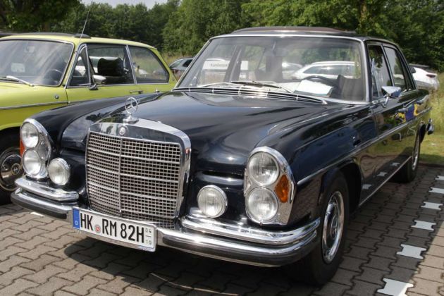 Ein Mercedes-Benz 280 S des Baujahres 1970, die sogenannte 'Alte S-Klasse' - Sechszylinder-Reihenmotor, 2.748 ccm, 140 PS Ein Mercedes-Benz 280 S des Baujahres 1970, die sogenannte 'Alte S-Klasse' - Sechszylinder-Reihenmotor, 2.748 ccm, 140 PS