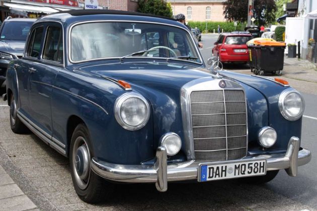 Mercedes-Benz 220 S Limousine der Bauzeit 1956 bis 1959 - Baureihe W 180 II 'Ponton' Mercedes-Benz 220 S Limousine der Bauzeit 1956 bis 1959 - Baureihe W 180 II 'Ponton'