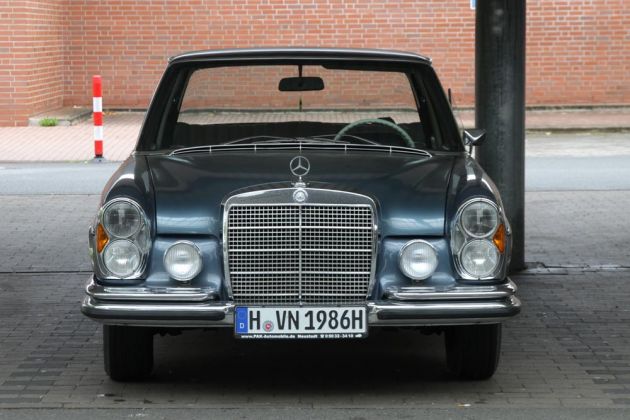 Ein Mercedes-Benz W 108, die sogenannte 'Alte S-Klasse' - Bauzeit 1965 bis 1972 Ein Mercedes-Benz W 108, die sogenannte 'Alte S-Klasse' - Bauzeit 1965 bis 1972