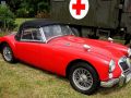 Ein MG A Mk I Roadster in Bestform, in Maribo auf der dänischen Insel Lolland kurz nach einem heftigen Regenschauer