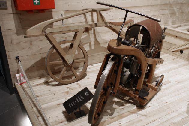 Top Mountain Motorcycle Museum - ein Nachbau des Petroleum-Reitwagen Gottfried Daimlers von 1885, 364 ccm, 0, 5 PS Top Mountain Motorcycle Museum - ein Nachbau des Petroleum-Reitwagen Gottfried Daimlers von 1885, 364 ccm, 0, 5 PS