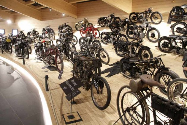 Top Mountain Motorcycle MuseumTop Mountain Motorcycle Museum - ein kleiner Teil der Ausstellung historischer Motorräder Top Mountain Motorcycle MuseumTop Mountain Motorcycle Museum - ein kleiner Teil der Ausstellung historischer Motorräder