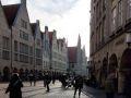 M&uuml;nster in Westfalen im Zentrum des M&uuml;nsterlands - der Prinzipalmarkt im Gegenlicht