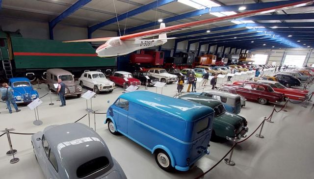 Oldtimer Museum Prora - eine Übersicht der Automobil-Halle Oldtimer Museum Prora - eine Übersicht der Automobil-Halle