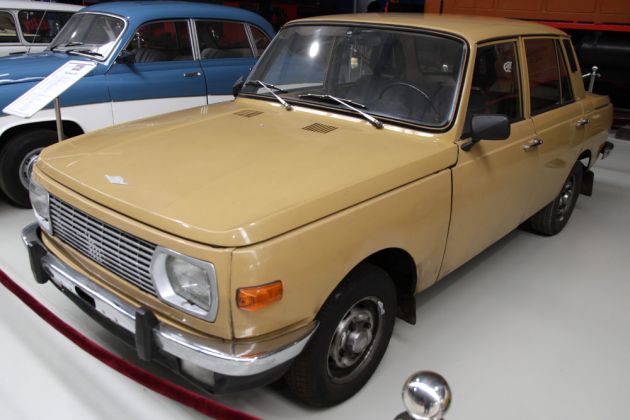 Die viertürige Wartburg-Limousine W 353 – Oldtimer Museum Prora auf der Ostseeinsel Rügen Die viertürige Wartburg-Limousine W 353 – Oldtimer Museum Prora auf der Ostseeinsel Rügen