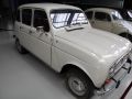 Ein Renault R 4 der ersten Generation aus der Bauzeit von 1961 bis 1967 – Oldtimer Museum Prora auf der Insel Rügen