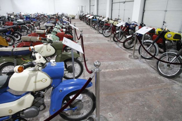 Oldtimer Museum Prora - die Motorradhalle Oldtimer Museum Prora - die Motorradhalle