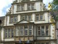Paderborn in Ostwestfalen-Lippe - eine verzierte Renaissance-Fassade am Rathausplatz