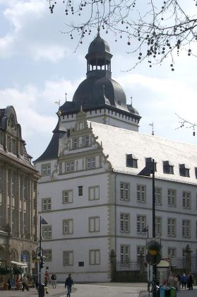 Paderborn in Ostwestfalen-Lippe - am Kamp, das Gymnasium Theodorianum, die Paderborner Domschule aus dem 16./17. Jahrhundert Paderborn in Ostwestfalen-Lippe - am Kamp, das Gymnasium Theodorianum, die Paderborner Domschule aus dem 16./17. Jahrhundert