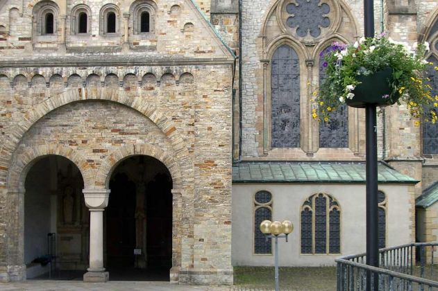 Paderborn in Ostwestfalen-Lippe - der Hohe Dom St. Maria, St. Liborius, St. Kilian - Detailansichten Paderborn in Ostwestfalen-Lippe - der Hohe Dom St. Maria, St. Liborius, St. Kilian - Detailansichten