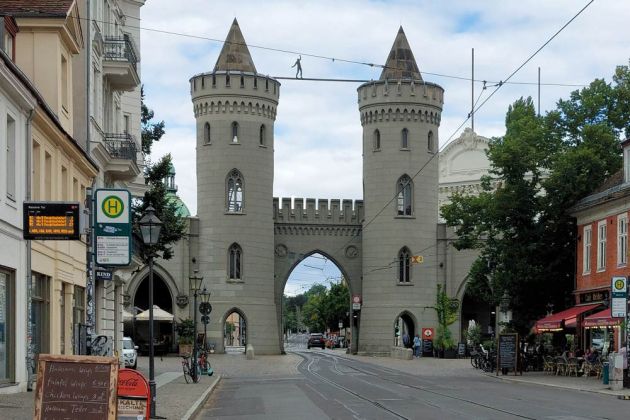 Potsdam - das Nauener Tor in der Friedrich-Ebert-Strasse Potsdam - das Nauener Tor in der Friedrich-Ebert-Strasse