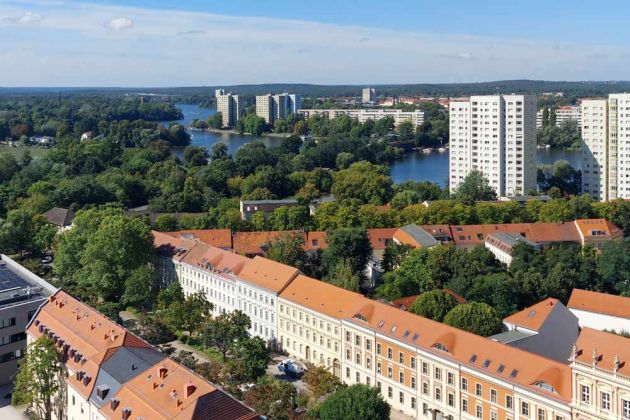 Potsdam, ein Blick vom Turm der Garnisonskirche auf Wohnhäuser an der Havel Potsdam, ein Blick vom Turm der Garnisonskirche auf Wohnhäuser an der Havel