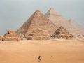 Die Pyramiden von Giseh nahe Kairo - das Weltwunder der Antike in Ägypten