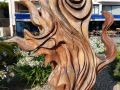 Port Maria auf der Halbinsel Quiberon im S&uuml;den der Bretagne - Place Hoche, eine Holzskulptur
