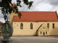 Rheinsberg in Brandenburg - der Kirchplatz mit der evangelischen Kirche St. Laurentius