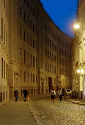 Die nächtliche Altstadt von Riga - die Zirgu iela, eine stille Seitengasse des Domplatzes Die nächtliche Altstadt von Riga - die Zirgu iela, eine stille Seitengasse des Domplatzes
