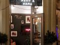 Die nächtliche Altstadt von Riga - 'This place doesn't need a name', eine typische Bar in der Skunu iela