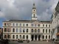 Die Altstadt von Riga in Lettland - das Rigaer Rathaus am weiten Rathausplatz