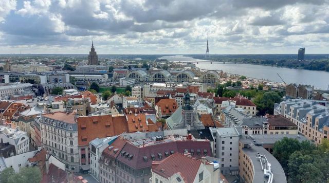 Riga von oben - der Ausblick vom Turm der Petrikirche nach Süden Riga von oben - der Ausblick vom Turm der Petrikirche nach Süden