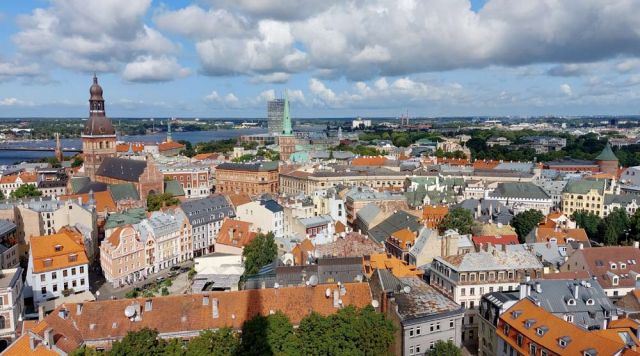 Rigas Altstadt von oben, der Ausblick vom Turm der Petrikirche in Richtung Norden Rigas Altstadt von oben, der Ausblick vom Turm der Petrikirche in Richtung Norden