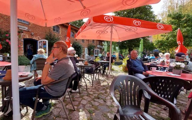 Ostseeinsel Rügen - der Rügenhof in Putgarten am Kap Arkona Ostseeinsel Rügen - der Rügenhof in Putgarten am Kap Arkona