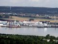 Der Fährhafen von Sassnitz-Mukran - ein Blick vom Aussichtsturm 'Adlerhorst' des Naturerbe Zentrums Rügen