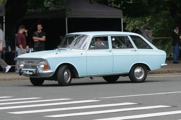 Ein ISH 2125, ein bei ISHMASCH in Ishewsk gefertigtes Schwestermodell des Moskwitsch 412 der Bauzeit 1973 bis 1997 Ein ISH 2125, ein bei ISHMASCH in Ishewsk gefertigtes Schwestermodell des Moskwitsch 412 der Bauzeit 1973 bis 1997