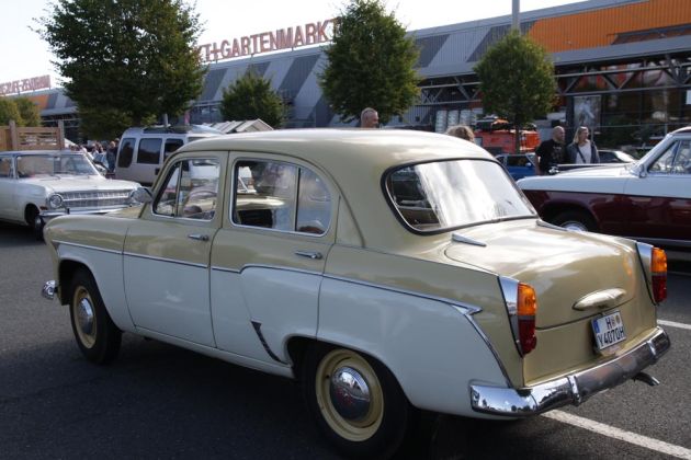 Ein Moskwitsch 407 der Bauzeit von Mai 1958 bis Oktober 1963 - 1.358 ccm Vierzylinder-Reihenmotor, 45 PS Ein Moskwitsch 407 der Bauzeit von Mai 1958 bis Oktober 1963 - 1.358 ccm Vierzylinder-Reihenmotor, 45 PS