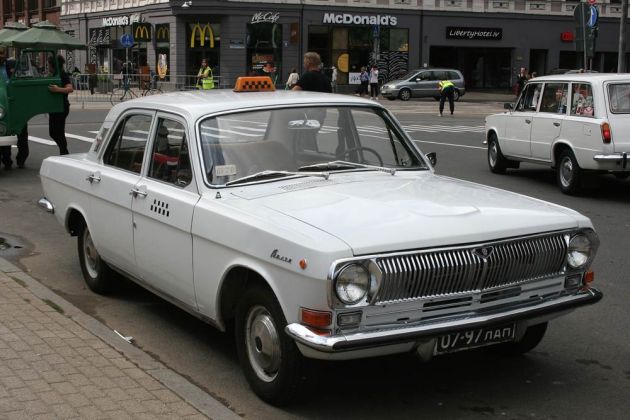 Ein GAZ 24 Wolga der Bauzeit 1970 bis 1978, 2.445 ccm, 95 PS – entdeckt in Riga, Lettland Ein GAZ 24 Wolga der Bauzeit 1970 bis 1978, 2.445 ccm, 95 PS – entdeckt in Riga, Lettland