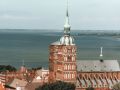  Die Hansestadt Stralsund - der Blick auf die St. Nikolai Kirche vom Turm der St. Marienkirche