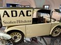 Verkehrsmuseum Dresden - ein gelbe Engel, ein Hanomag Kommissbrot als Fahrzeug des ADAC Straßen-Hilfsdienstes