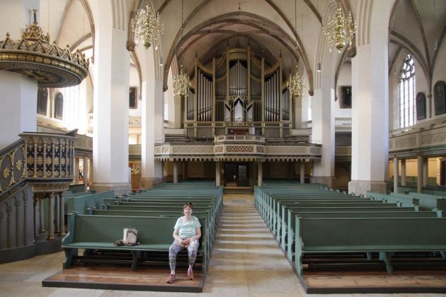 Die Stadtkirche St. Marien in der Lutherstadt Wittenberg - das neugotisch gestaltete Kirchenschiff mit der Orgel Die Stadtkirche St. Marien in der Lutherstadt Wittenberg - das neugotisch gestaltete Kirchenschiff mit der Orgel